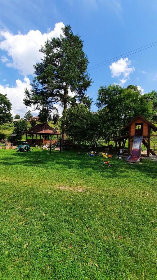 Gostyniy Dvir Petrovski Worochta Exterior foto