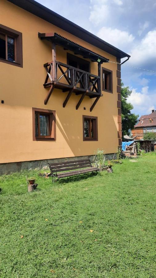 Gostyniy Dvir Petrovski Worochta Exterior foto